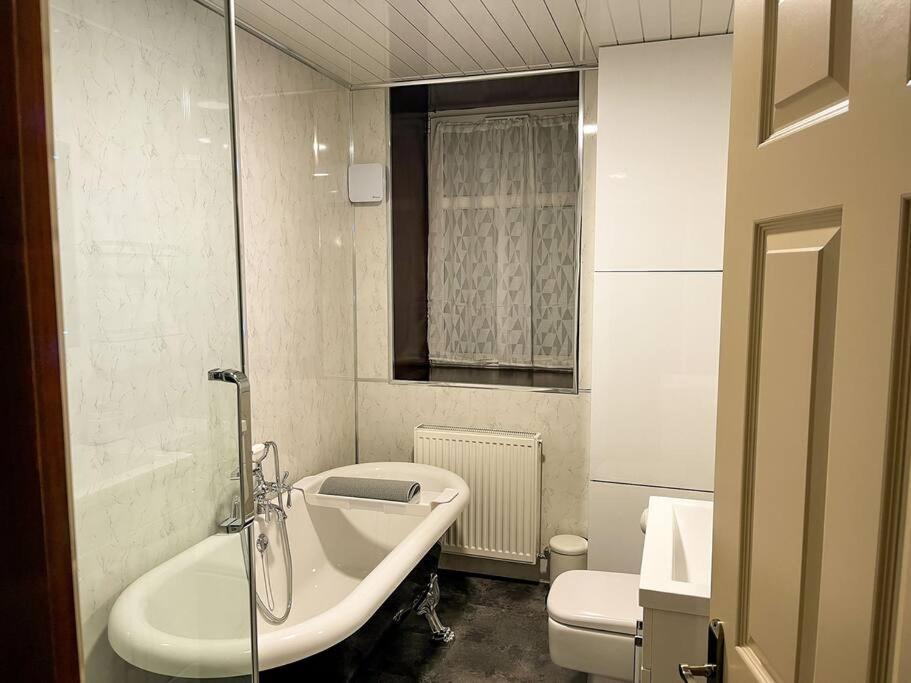 The Nook Crieff - Central 2-Bed With Garden :) Ngoại thất bức ảnh